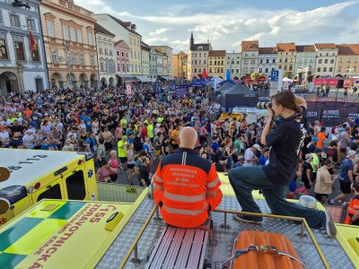 Zdravotnická záchranná služba Jihočeského kraje dohlížela na bezpečnost účastníků Mattoni 1/2Maratonu v Českých Budějovicích
